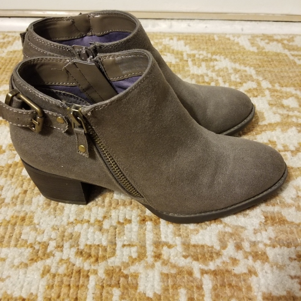 Taupe gray/tan ankle boots